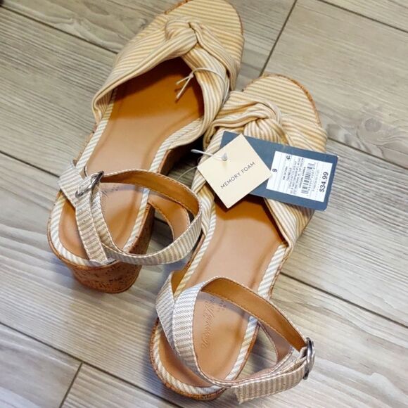 (8-0902) Universal Thread Tan Mellie Shoes Wedges Sz 9 - Picture 5 of 10